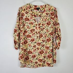 Torrid Yellow Floral Blouse Womens Size 1X Roll Tab Sleeve Henley Colorful Cute